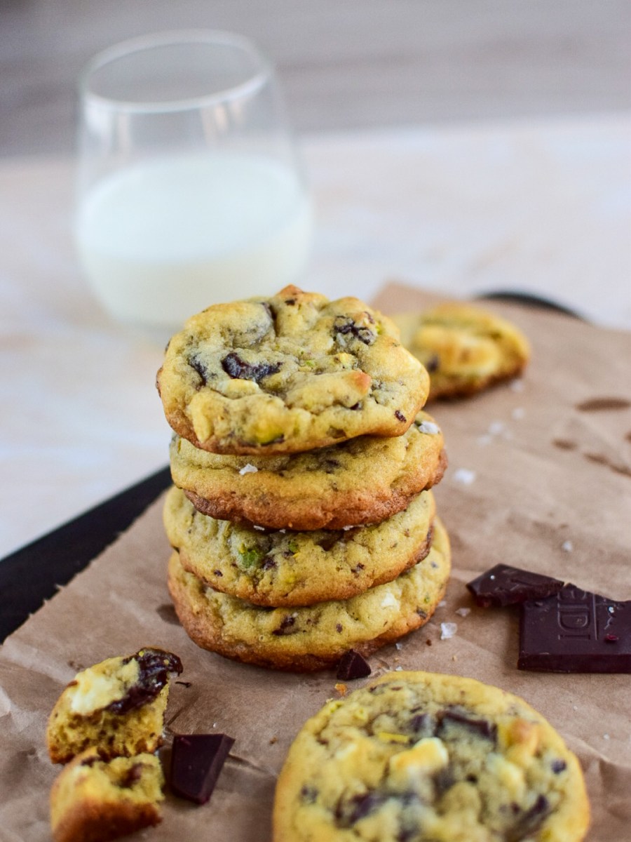 Chocolate and Pistachio&nbsp;Cookies